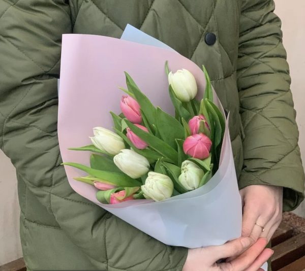 Нежный букет тюльпанов