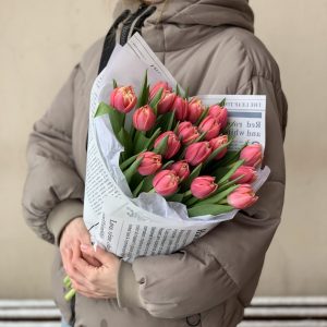 Тюльпаны в газете / 1226 id