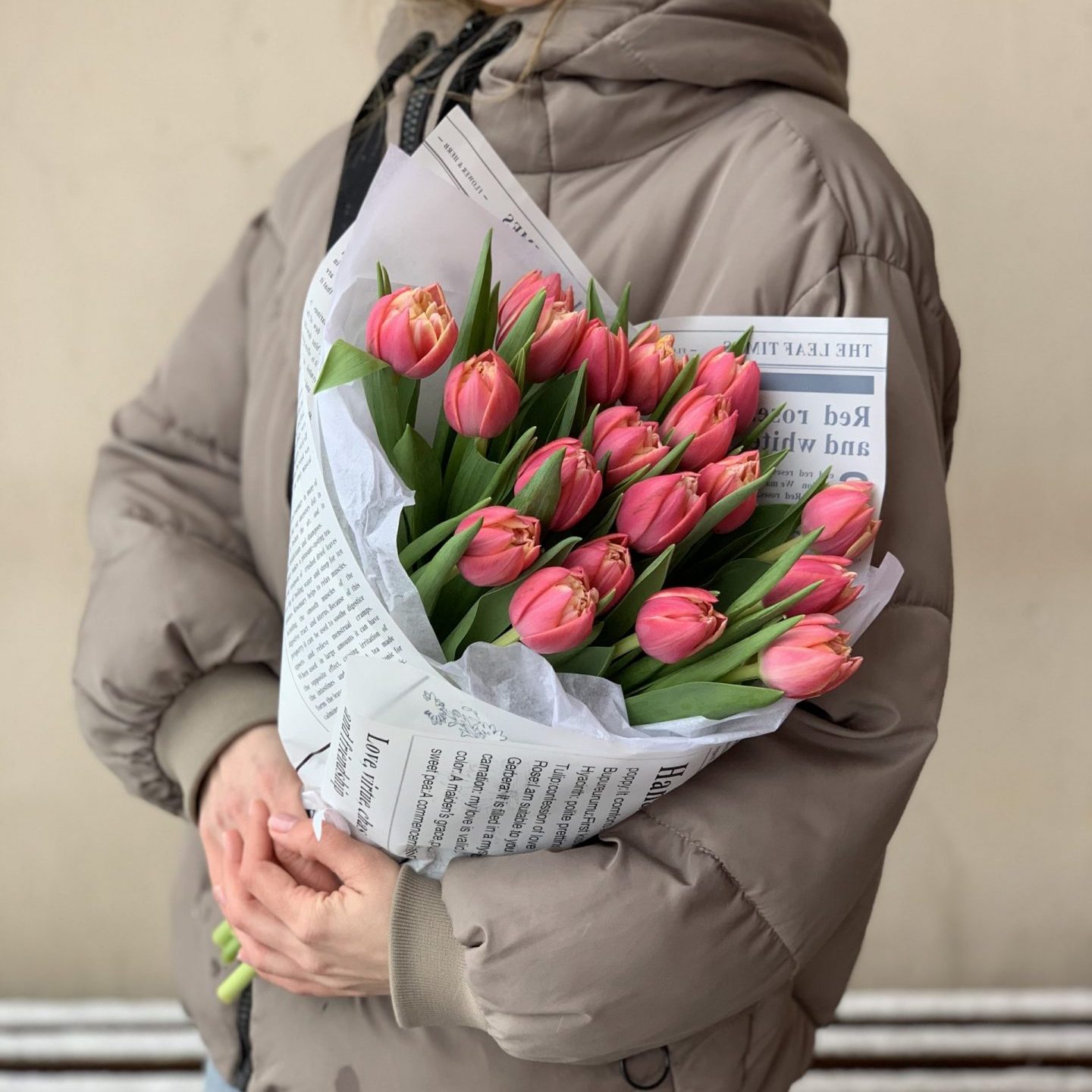 Тюльпаны в газете