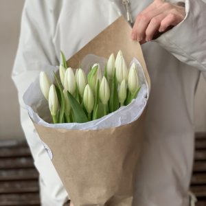 Белые тюльпаны 15 штук