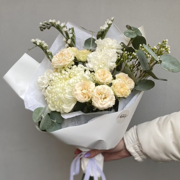 Светлый букет с хризантемой и розами / 2259 id
