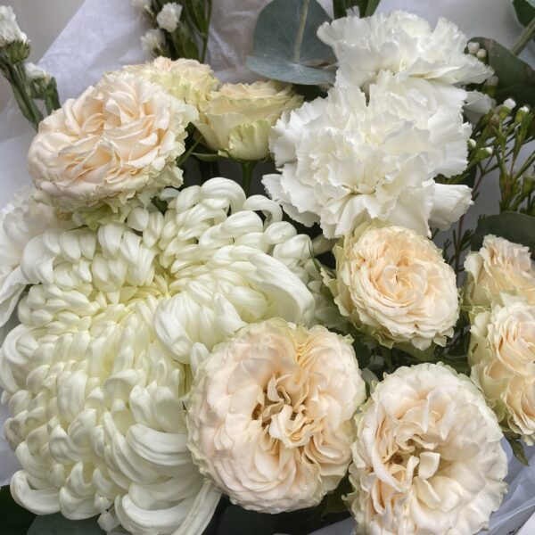 Светлый букет с хризантемой и розами / 2259 id